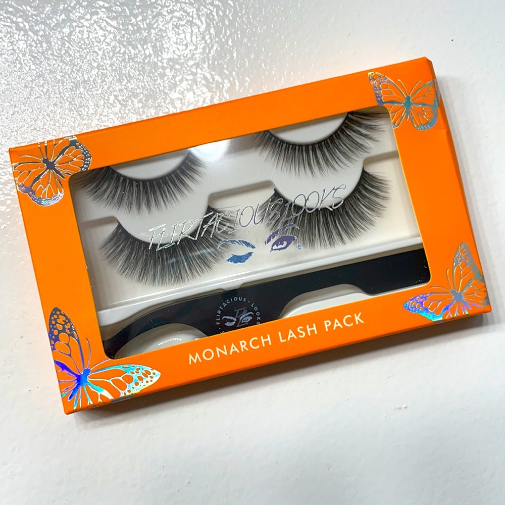 NIB Flirtacious Lashes